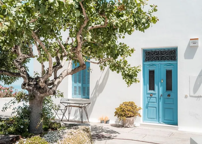 Captain's Quarters 3*