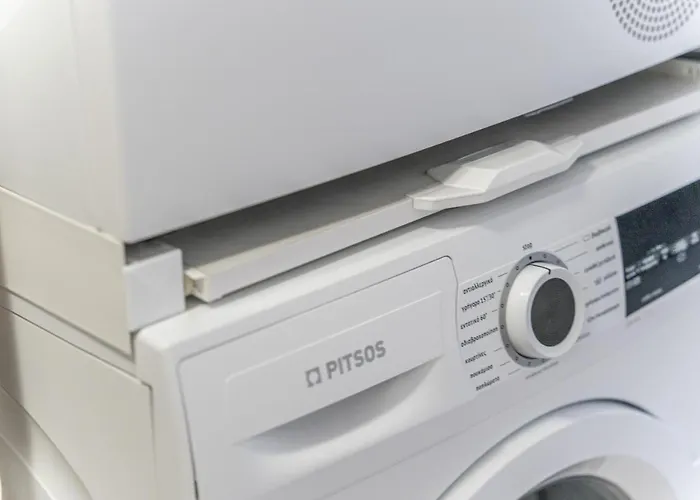 Captain's Quarters 3*