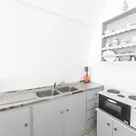 Гостевой дом Captain's Quarters 3*